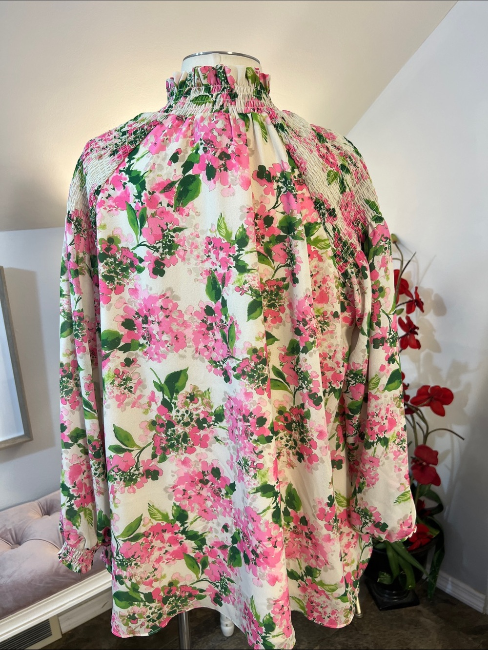 Tuckernuck Pink Hydrangea Floral Smocked-Neck Long.Sleeve Blouse Size XXL - Picture 7 of 12